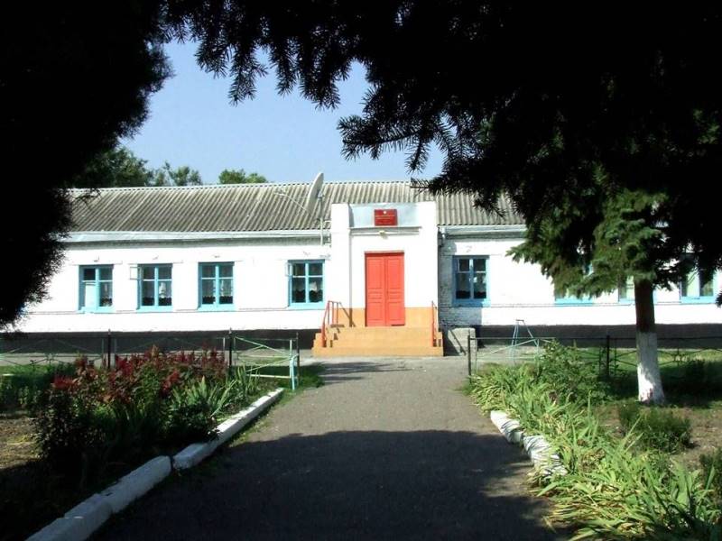 Здание школы до ремонта